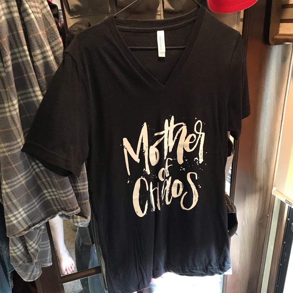 Small shop mama tee
